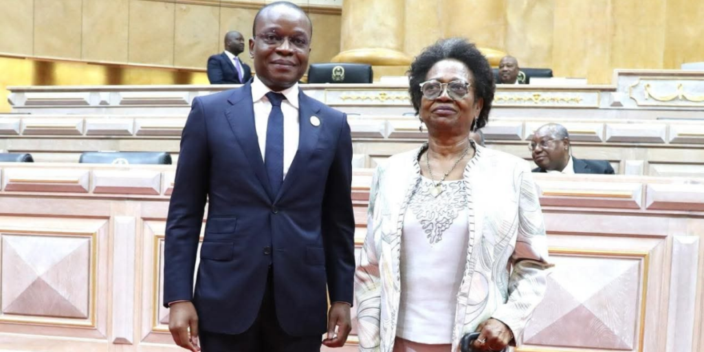 Read more about the article Aos 78 anos, Luzia Inglês assume cadeira de deputada na Assembleia Nacional em substituição de Carolina Cerqueira