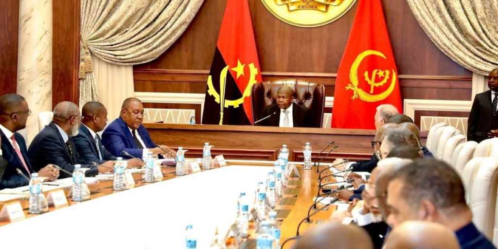 Read more about the article Conselho Económico e Social propõe medidas urgentes para combater a pobreza em Angola
