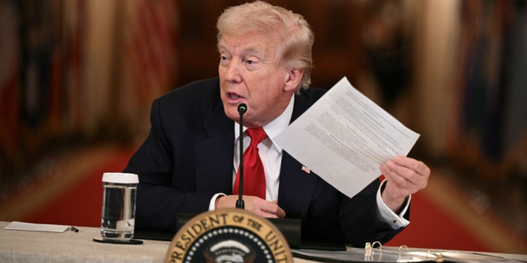 Read more about the article Trump diz que países sem petróleo devem obter o seu próprio combustível