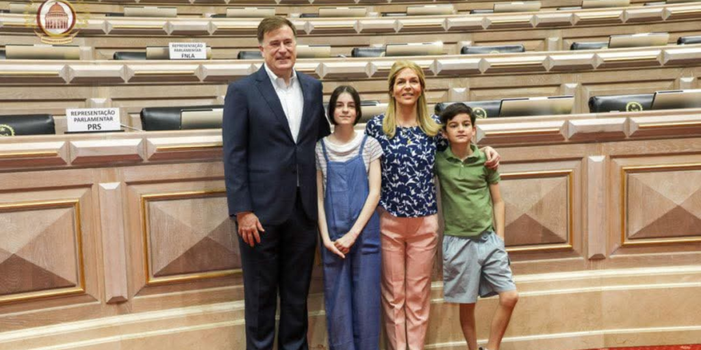 Read more about the article Docentes da Universidade da Califórnia visitam Assembleia Nacional