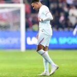 Lesão no joelho afasta Mbappé da selecção francesa